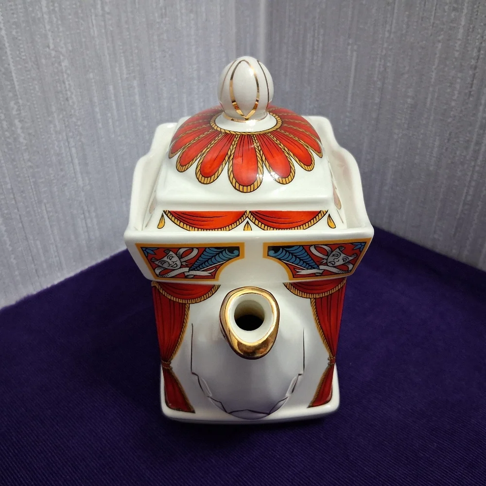 Sadler England Romeo And Juliet Porcelain Tea Pot